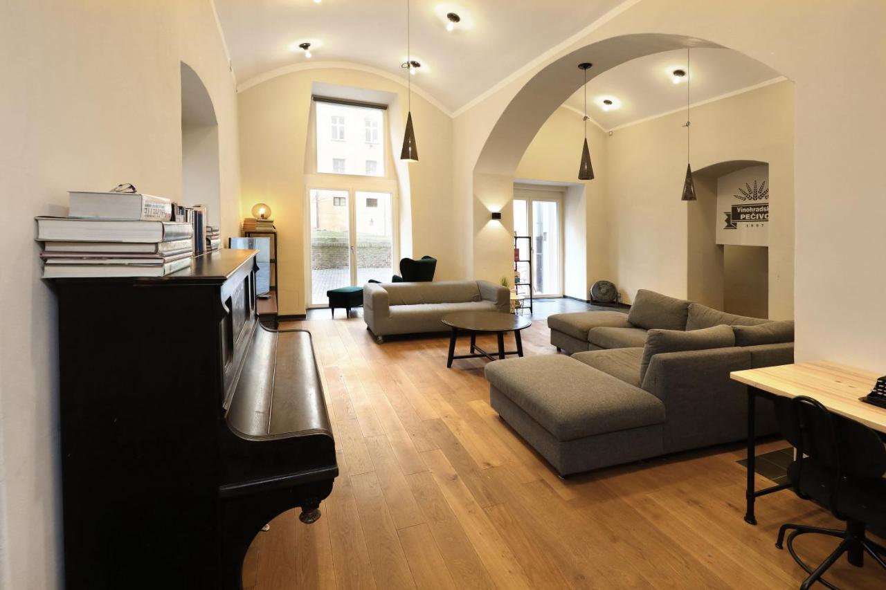 Design Loft 2 Minutes To Wenceslas Square براغ المظهر الخارجي الصورة