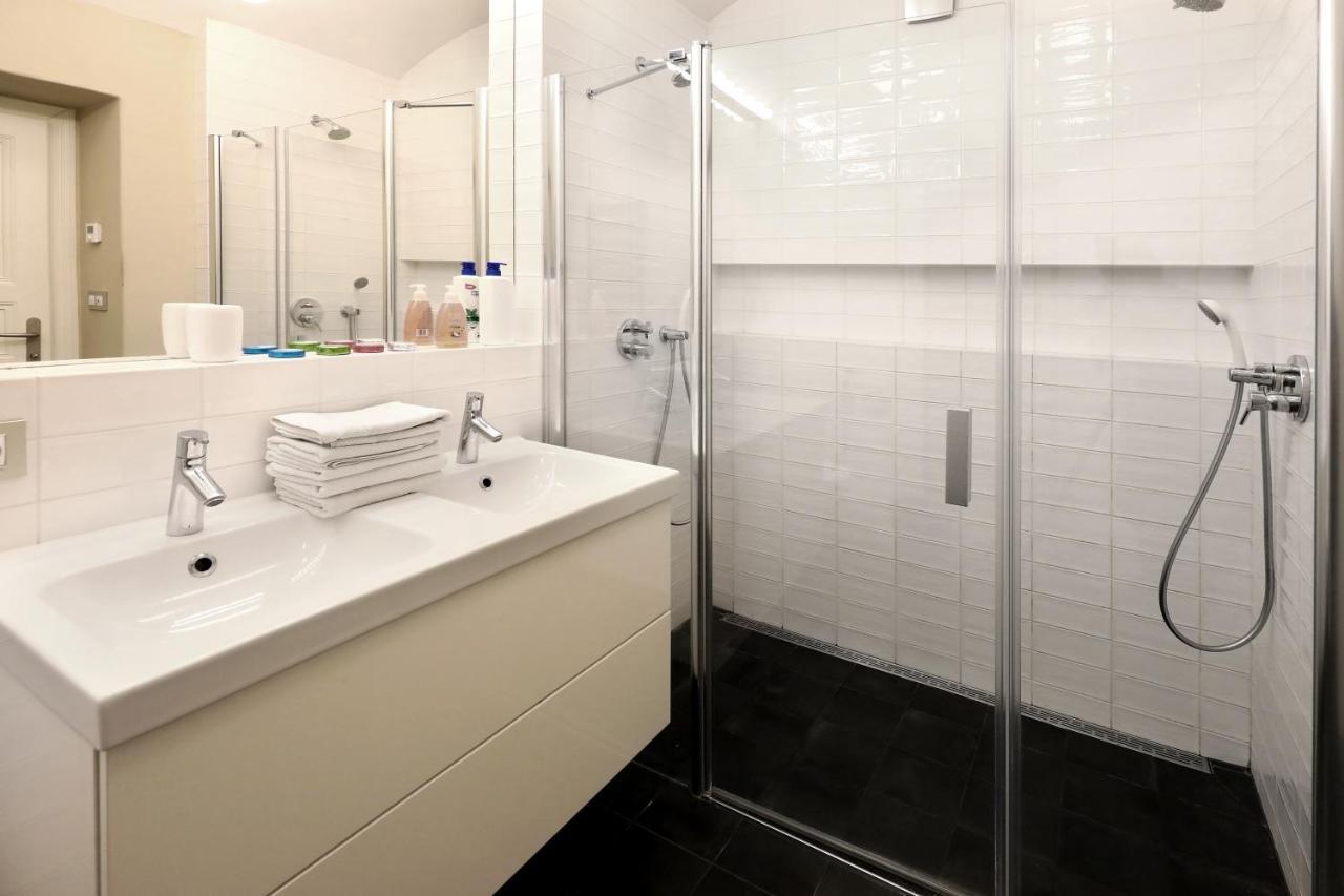 Design Loft 2 Minutes To Wenceslas Square براغ المظهر الخارجي الصورة